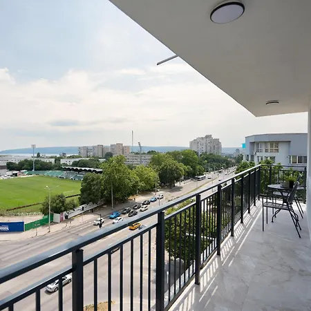 Апартаменти Amazing 2 Bedroom With Sea View