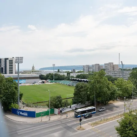 Апартаменти Amazing 2 Bedroom With Sea View Варна