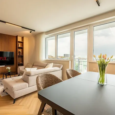 Amazing 2 Bedroom With Sea View Варна