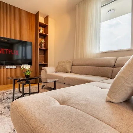 Amazing 2 Bedroom With Sea View Варна