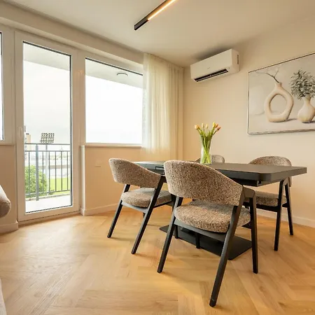 Апартаменти Amazing 2 Bedroom With Sea View Варна